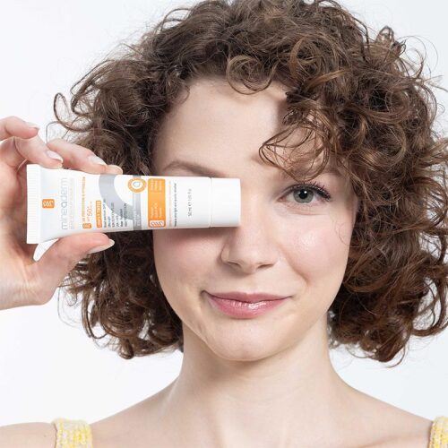 Mineaderm UV Protection & Hydration Lightly Tinted SPF50+ 50 ml - Görsel 3